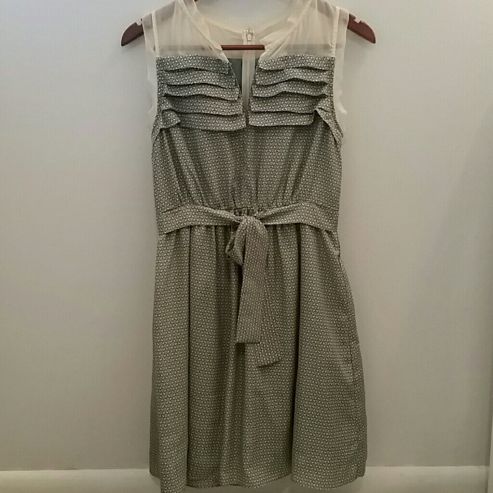 Esley Butterfly Print Sleeveless Dress Siz…